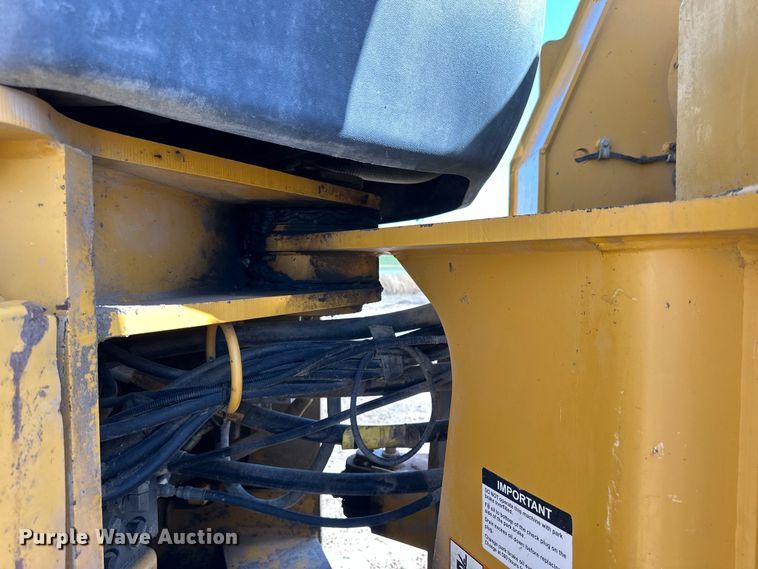 image for item OE9199 2011 John Deere  744K wheel loader