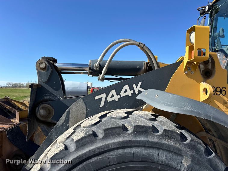 image for item OE9199 2011 John Deere  744K wheel loader