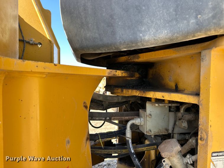 image for item OE9199 2011 John Deere  744K wheel loader