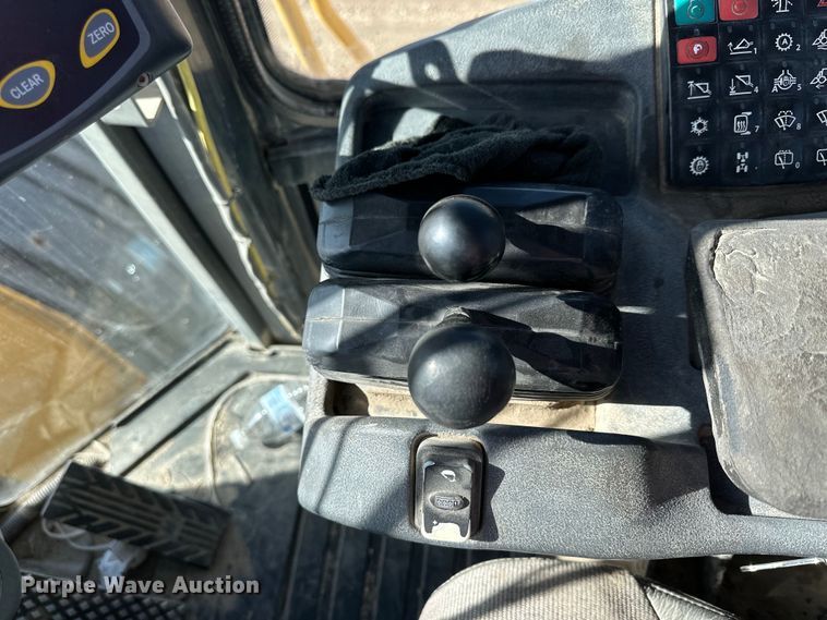 image for item OE9199 2011 John Deere  744K wheel loader