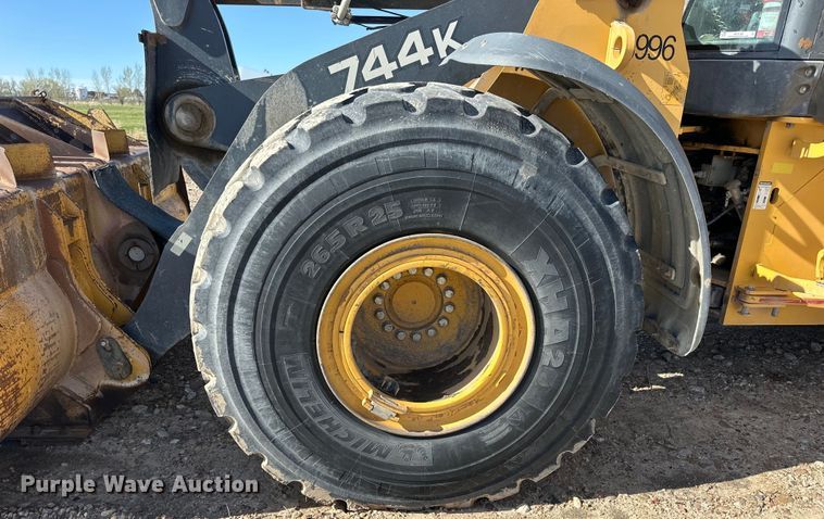 image for item OE9199 2011 John Deere  744K wheel loader