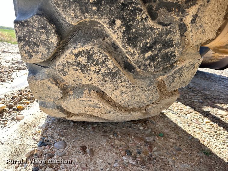 image for item OE9199 2011 John Deere  744K wheel loader