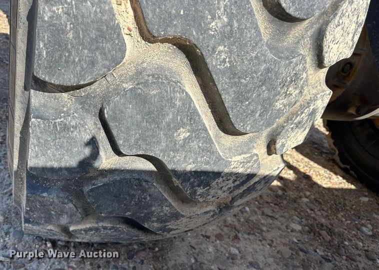 image for item OE9199 2011 John Deere  744K wheel loader