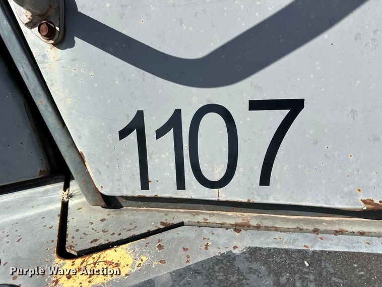 image for item OE9200 1999 Komatsu  D41P-6 dozer