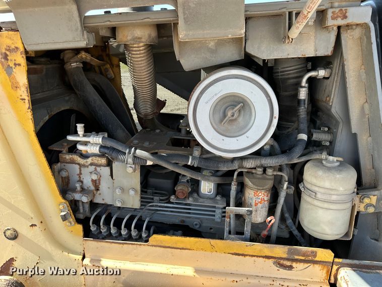 image for item OE9200 1999 Komatsu  D41P-6 dozer