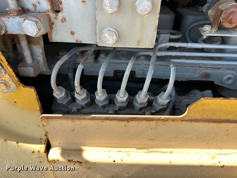 image for item OE9200 1999 Komatsu  D41P-6 dozer