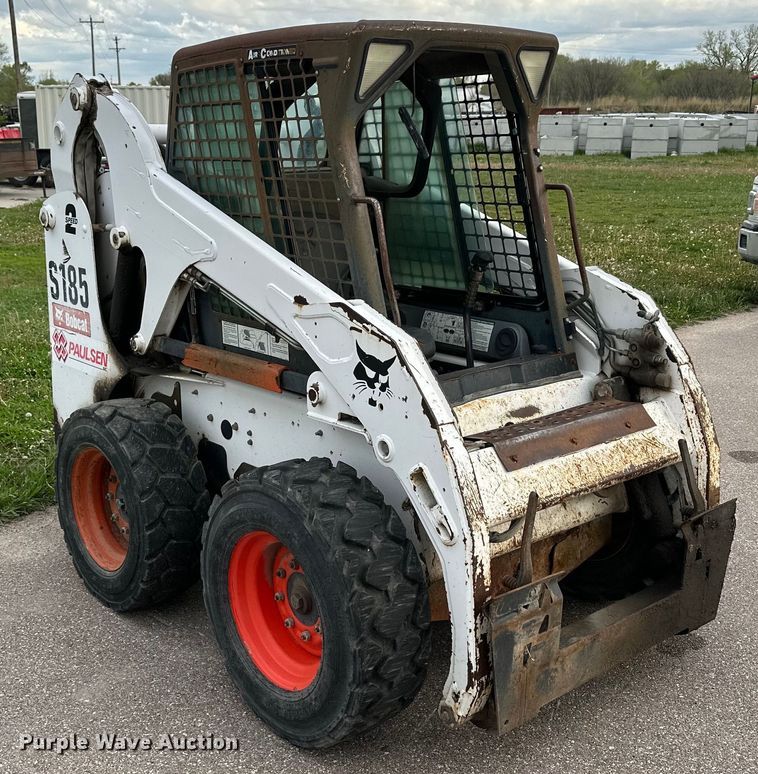 image for item OE9201 2008 Bobcat S185 skid steer loader