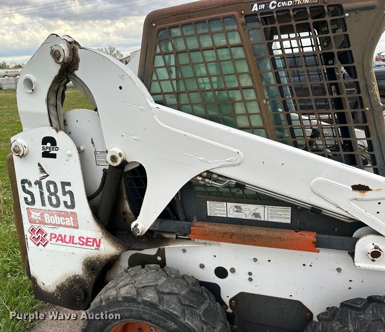 image for item OE9201 2008 Bobcat S185 skid steer loader
