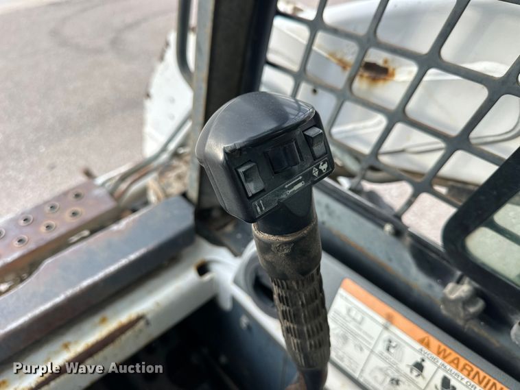 image for item OE9201 2008 Bobcat S185 skid steer loader