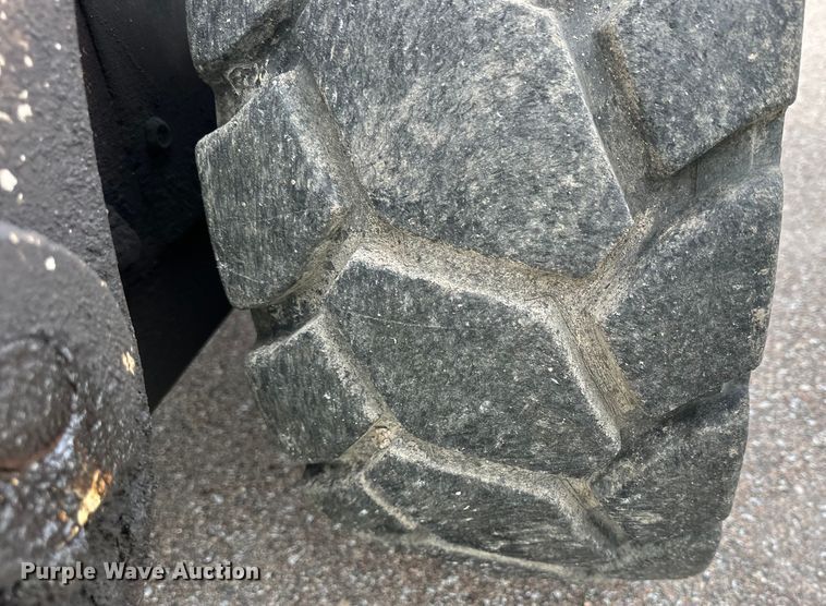 image for item OE9201 2008 Bobcat S185 skid steer loader