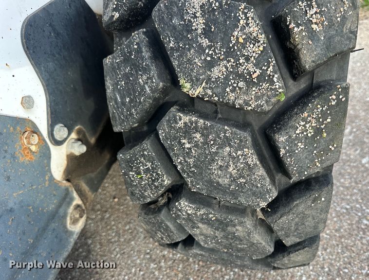 image for item OE9201 2008 Bobcat S185 skid steer loader