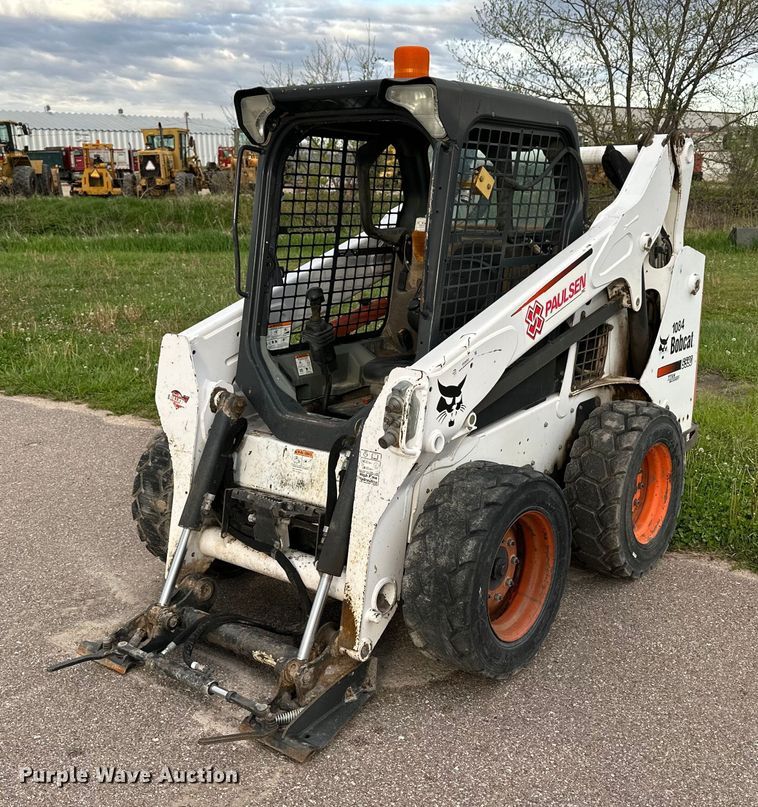 image for item OE9202 2016 Bobcat S590 skid steer loader