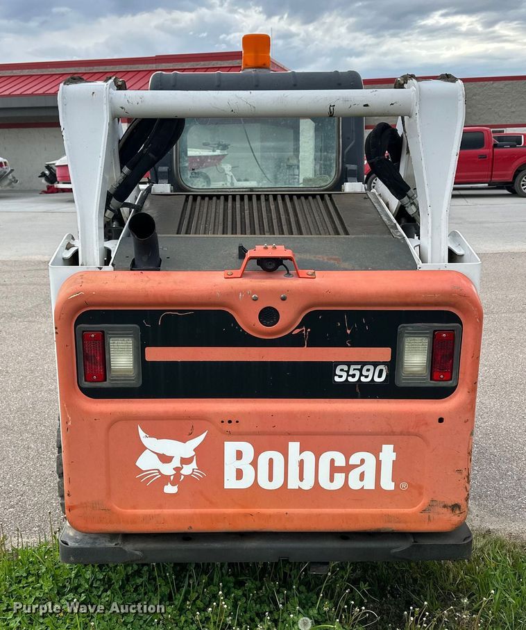 image for item OE9202 2016 Bobcat S590 skid steer loader
