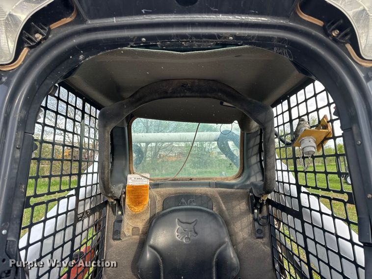 image for item OE9202 2016 Bobcat S590 skid steer loader