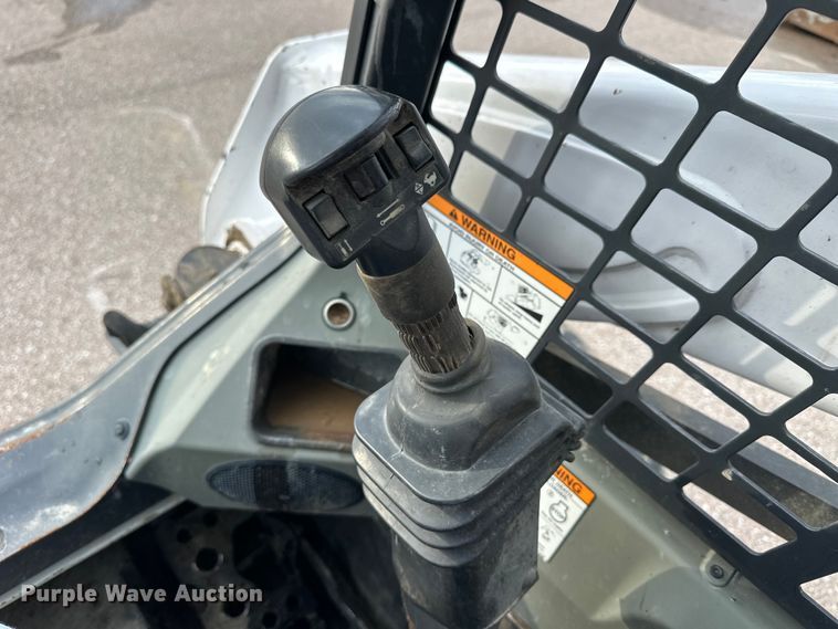image for item OE9202 2016 Bobcat S590 skid steer loader