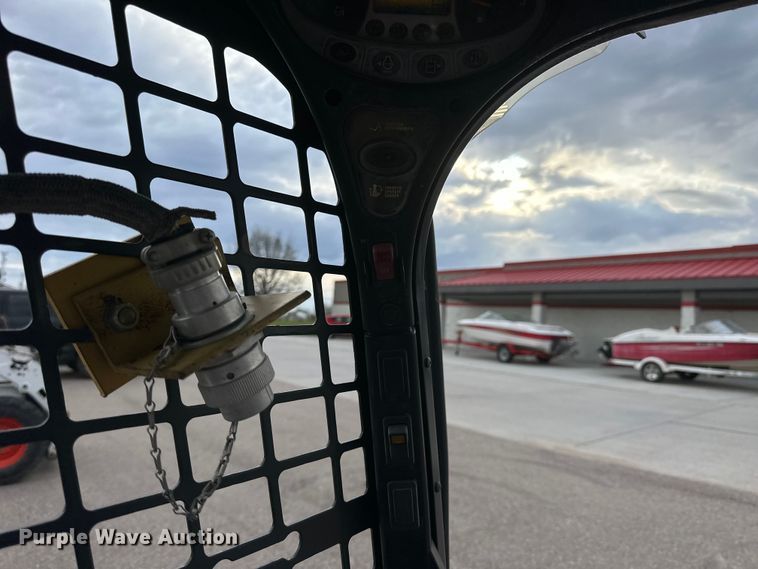 image for item OE9202 2016 Bobcat S590 skid steer loader