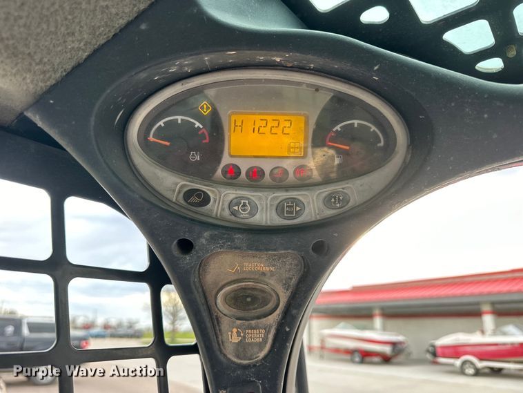 image for item OE9202 2016 Bobcat S590 skid steer loader