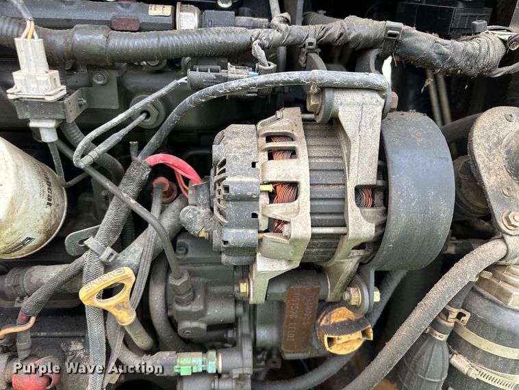 image for item OE9202 2016 Bobcat S590 skid steer loader