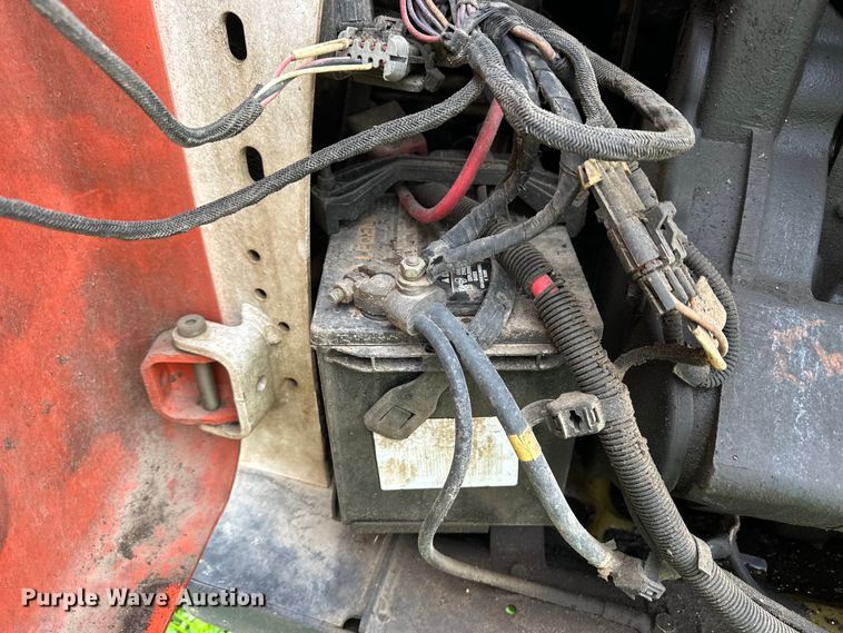 image for item OE9202 2016 Bobcat S590 skid steer loader