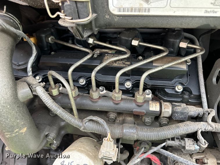 image for item OE9202 2016 Bobcat S590 skid steer loader