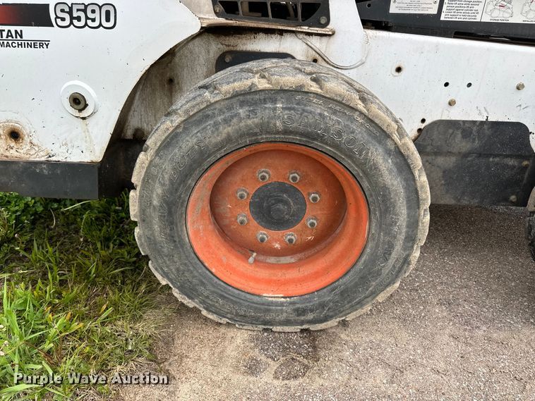 image for item OE9202 2016 Bobcat S590 skid steer loader