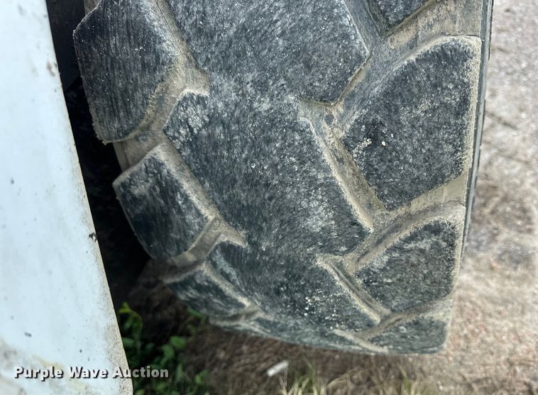 image for item OE9202 2016 Bobcat S590 skid steer loader