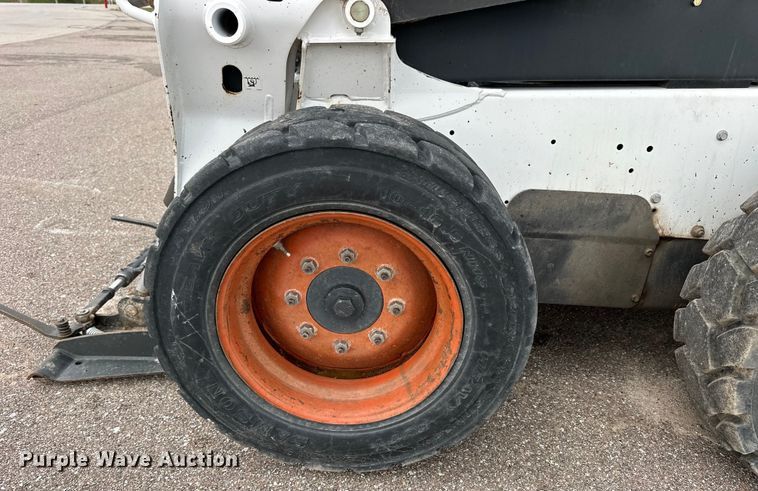 image for item OE9202 2016 Bobcat S590 skid steer loader