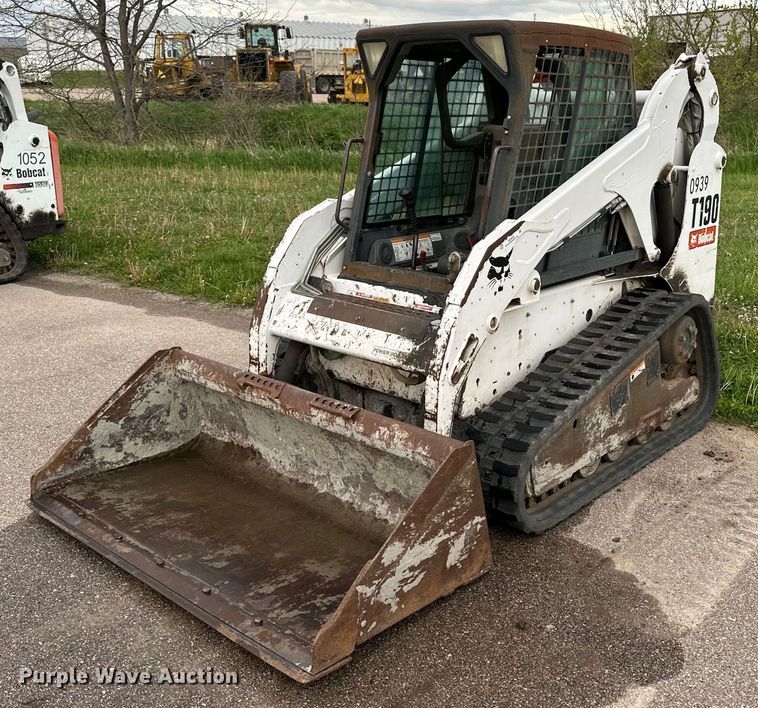 image for item OE9203 2008 Bobcat T190 tracked skid steer loader