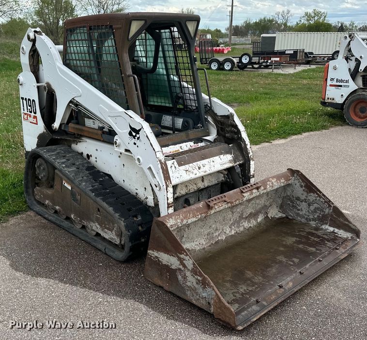 image for item OE9203 2008 Bobcat T190 tracked skid steer loader