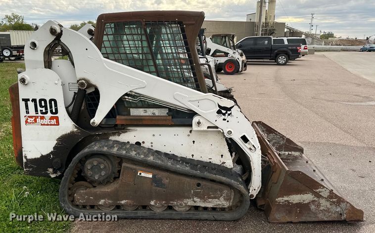 image for item OE9203 2008 Bobcat T190 tracked skid steer loader
