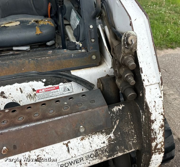 image for item OE9203 2008 Bobcat T190 tracked skid steer loader