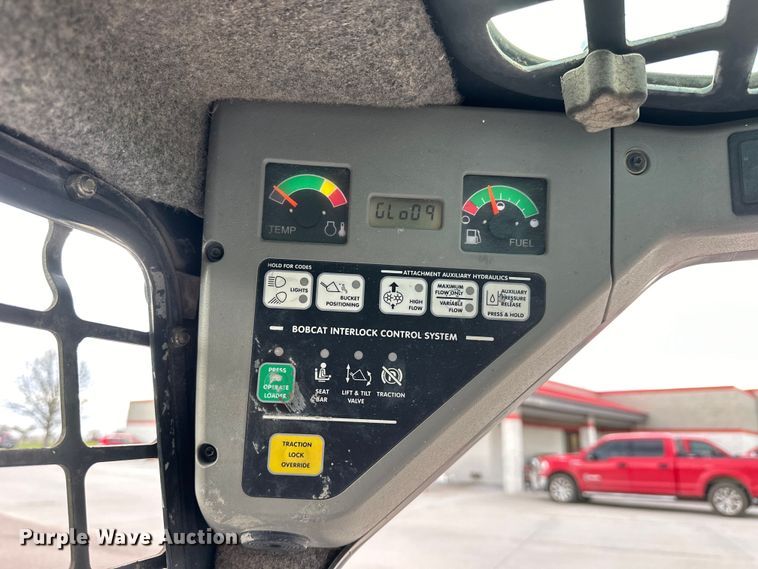 image for item OE9203 2008 Bobcat T190 tracked skid steer loader