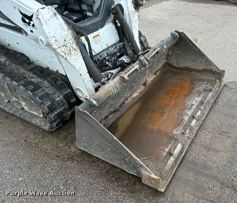 image for item OE9204 2015 Bobcat T590 tracked skid steer loader
