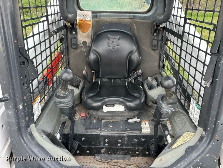 image for item OE9204 2015 Bobcat T590 tracked skid steer loader