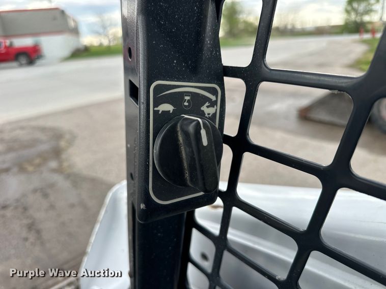 image for item OE9204 2015 Bobcat T590 tracked skid steer loader