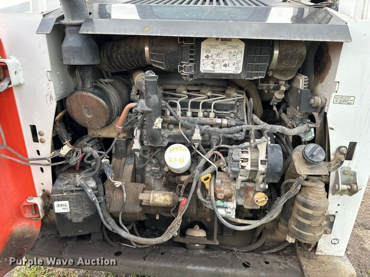 image for item OE9204 2015 Bobcat T590 tracked skid steer loader