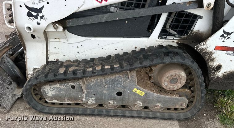image for item OE9204 2015 Bobcat T590 tracked skid steer loader