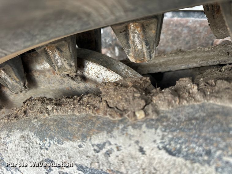 image for item OE9204 2015 Bobcat T590 tracked skid steer loader