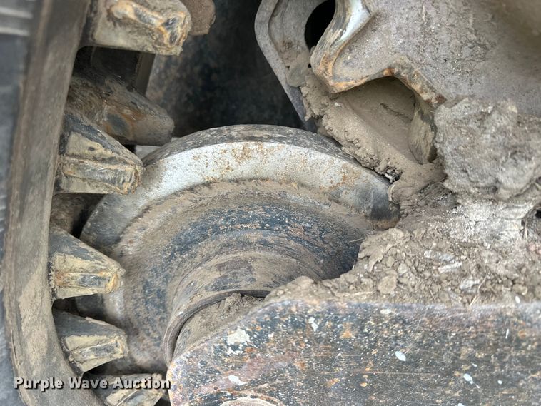 image for item OE9204 2015 Bobcat T590 tracked skid steer loader