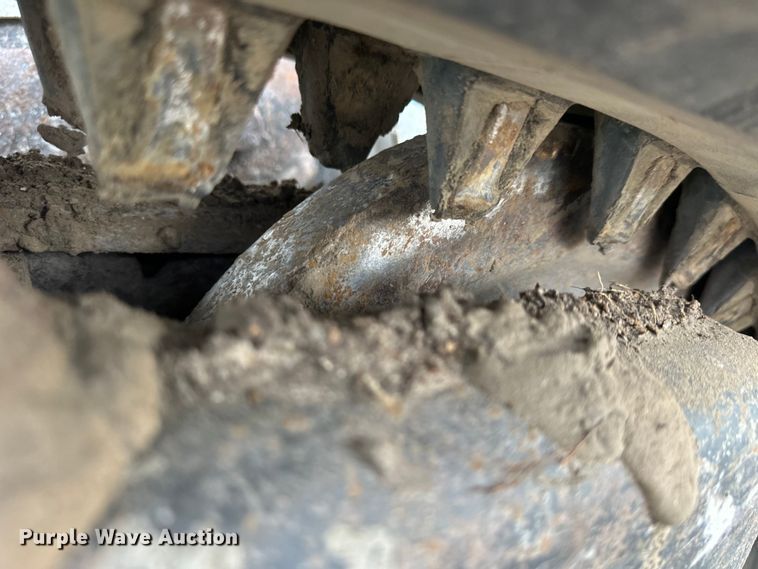 image for item OE9204 2015 Bobcat T590 tracked skid steer loader