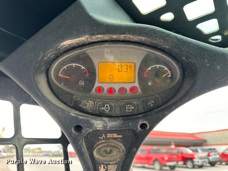 image for item OE9205 2016 Bobcat S590 skid steer loader