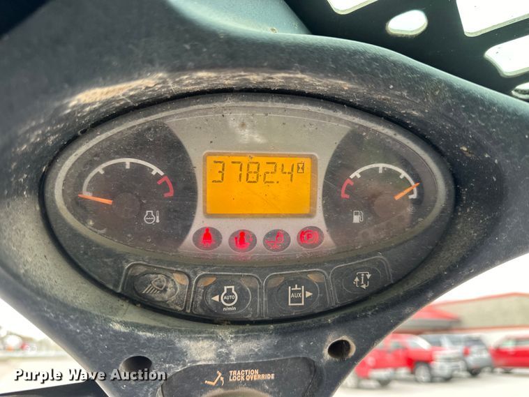 image for item OE9205 2016 Bobcat S590 skid steer loader