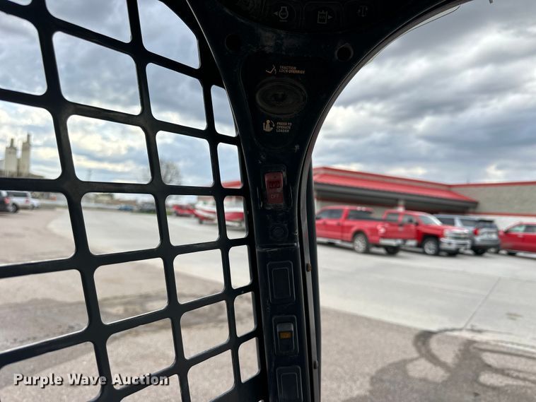 image for item OE9205 2016 Bobcat S590 skid steer loader