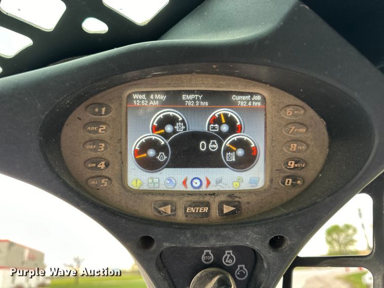 image for item OE9205 2016 Bobcat S590 skid steer loader