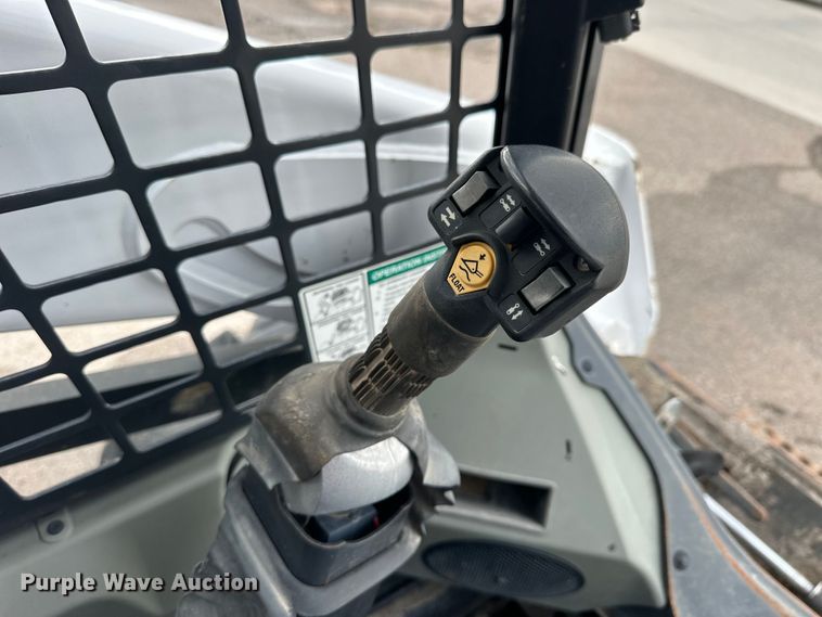 image for item OE9205 2016 Bobcat S590 skid steer loader