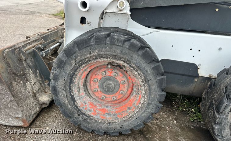 image for item OE9205 2016 Bobcat S590 skid steer loader