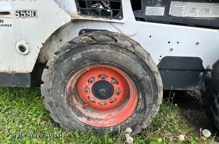 image for item OE9205 2016 Bobcat S590 skid steer loader