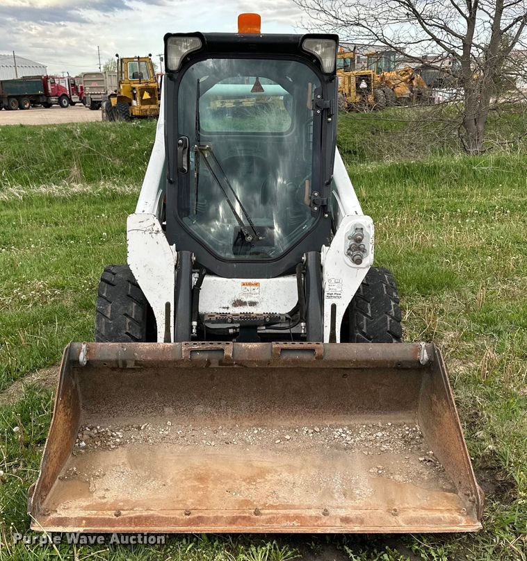 image for item OE9206 2017 Bobcat S590 skid steer loader