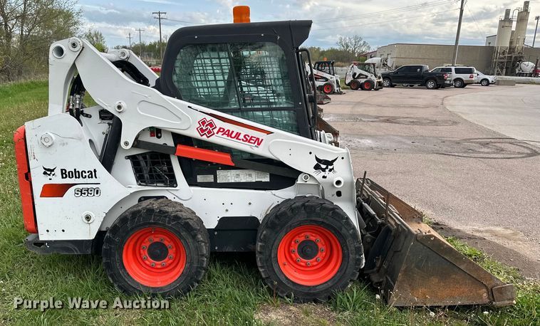 image for item OE9206 2017 Bobcat S590 skid steer loader