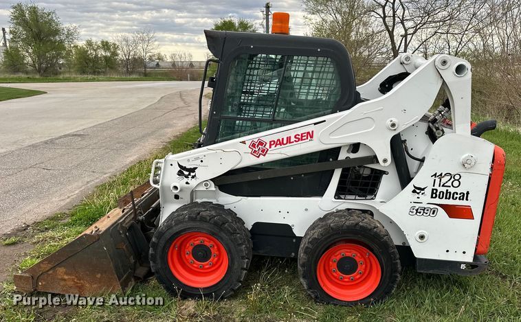 image for item OE9206 2017 Bobcat S590 skid steer loader